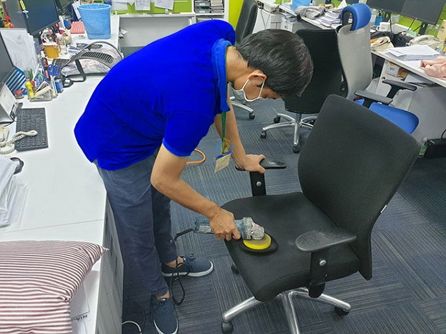 Cách Vệ Sinh Ghế Văn Phòng Hiệu Quả Đẹp Như Lúc Mới Mua