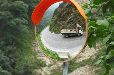 Hướng dẫn lựa chọn gương cầu lồi phù hợp nhu cầu sử dụng