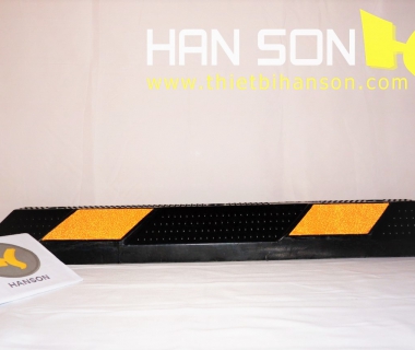 Chặn Bánh Xe Cao Su CC-D11 (900 x 150 x 110 mm)