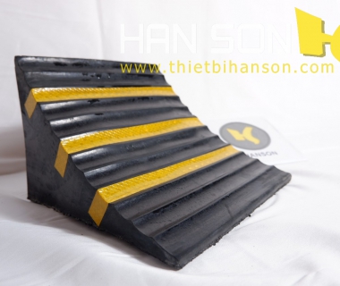 Chặn Bánh Xe Cao Su CC-D27 (290 x 250 x 190 mm)