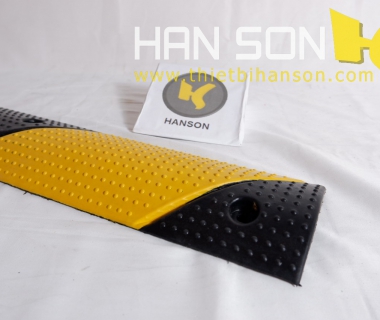 Gờ Giảm Tốc Cao Su CC-B33 (dùng tạm, 1000 x 150 x 30 mm)