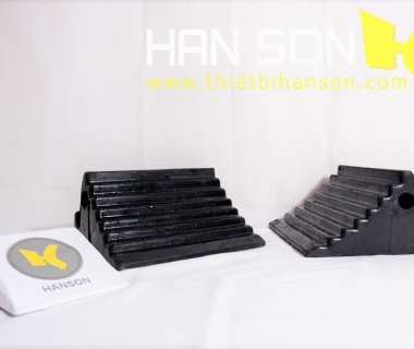 Chặn Bánh Xe Cao Su CC-D28 (300 x 260 x 150 mm)