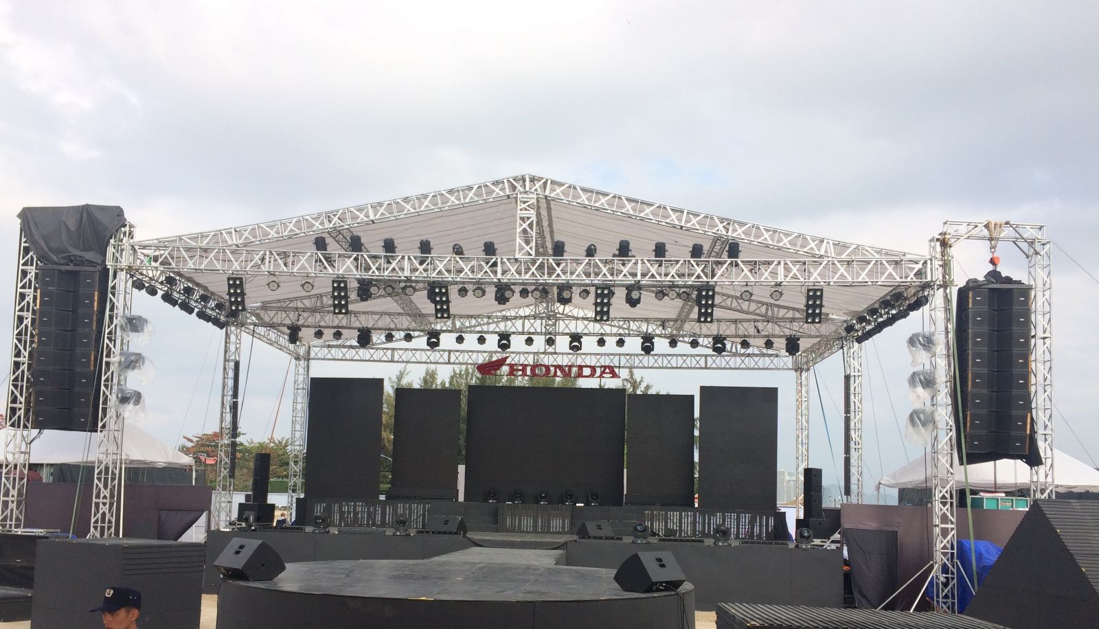 bạt che có khung rạp